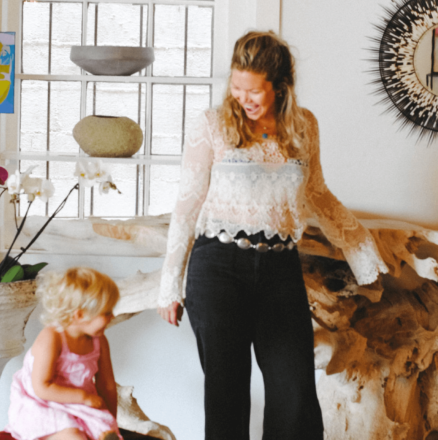 Photoshoot of artist with her daughter